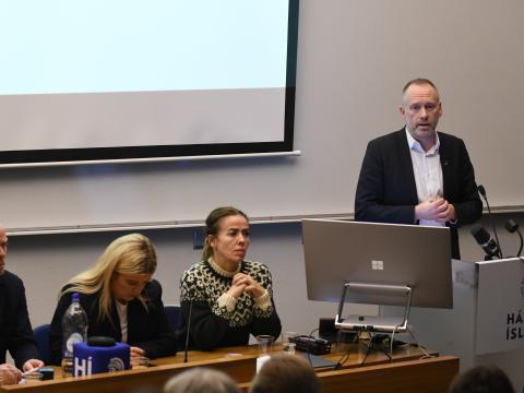 Frá fundi með frambjóðendum um háskólamál 25. nóvember 2024